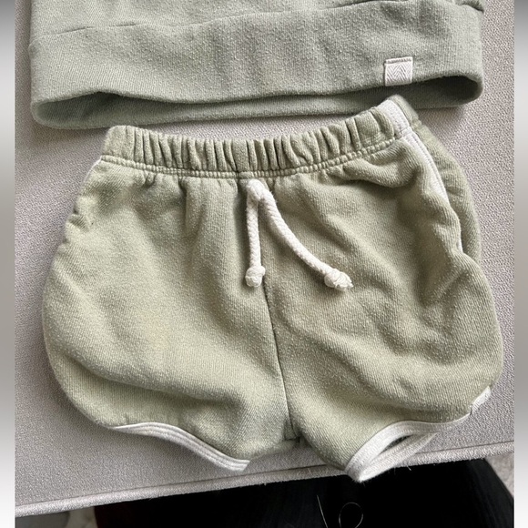 Lulu & Roo (now Little Road Co) Sweatshirt & Shorts Set- Sage Green, 12-18m - Picture 5 of 9